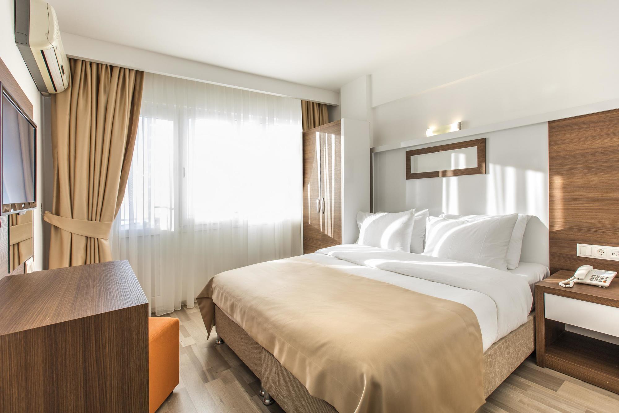 Demir Suit Hotel คูซาดาซี ภายนอก รูปภาพ