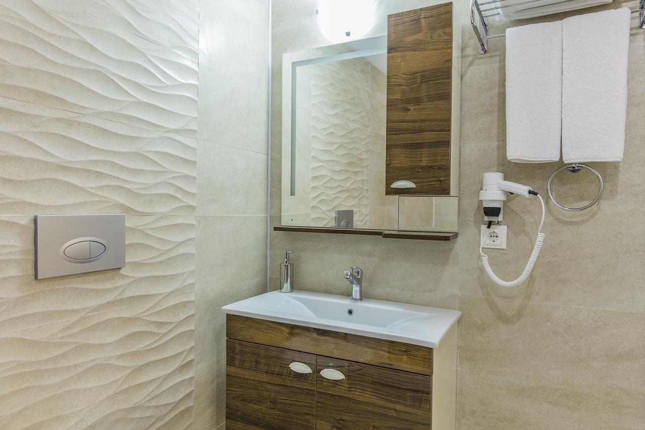 Demir Suit Hotel คูซาดาซี ภายนอก รูปภาพ