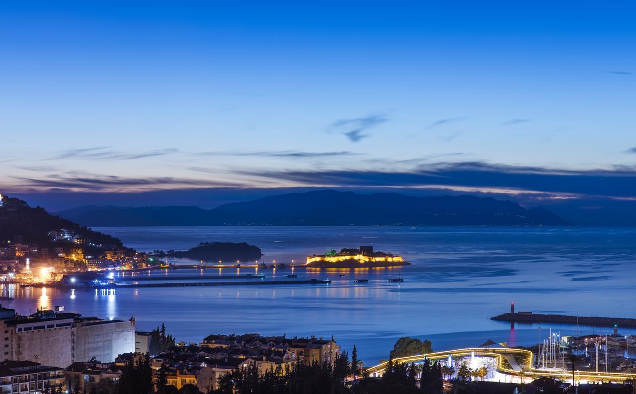 Demir Suit Hotel คูซาดาซี ภายนอก รูปภาพ