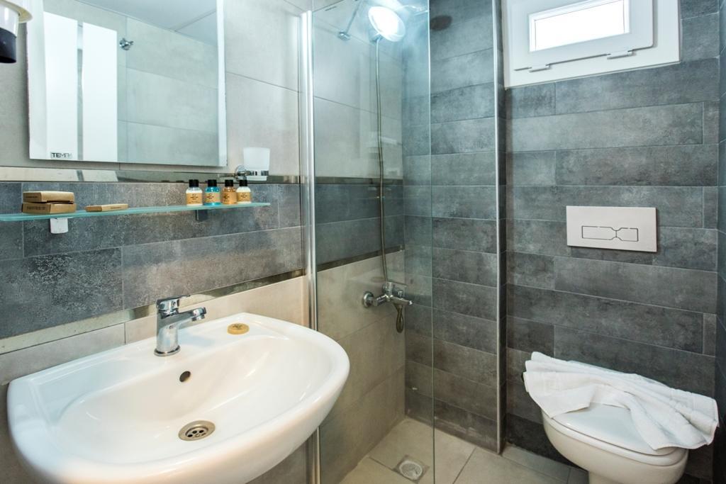 Demir Suit Hotel คูซาดาซี ภายนอก รูปภาพ
